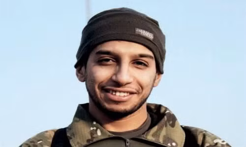 Abdelhamid Abaaoud – kẻ được cho là chủ mưu vụ khủng bố ở Paris hôm 13/11 khiến ít nhất 129 người thiệt mạng – đã chết trong cuộc đấu súng dữ dội kéo dài 6 tiếng với cảnh sát Pháp tại một căn hộ ở vùng Saint-Denis.
