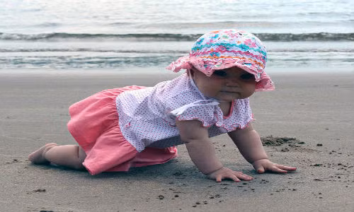 Nhoi long thi the be gai 10 thang tuoi vu may bay Nga roi