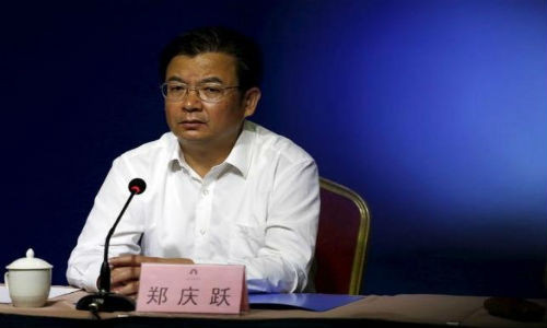 Ông Zheng Qingyue tại buổi họp báo sau vụ nổ ngày 12/8. Ảnh: Reuters