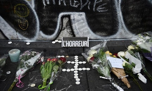 Ho chieu Syria trong vu khung bo Paris la cua nguoi ti nan