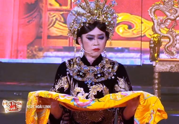 Sung so xem Hoai Linh gia gai trong Tai tu tranh tai