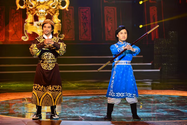 Don Nguyễn hóa thân thành "Trần Quốc Toản" cùng chuông vàng vọng cổ Lê Văn Gàn. Cả hai nhận được sự cổ vũ nồng nhiệt của ban giám khảo và khán giả.