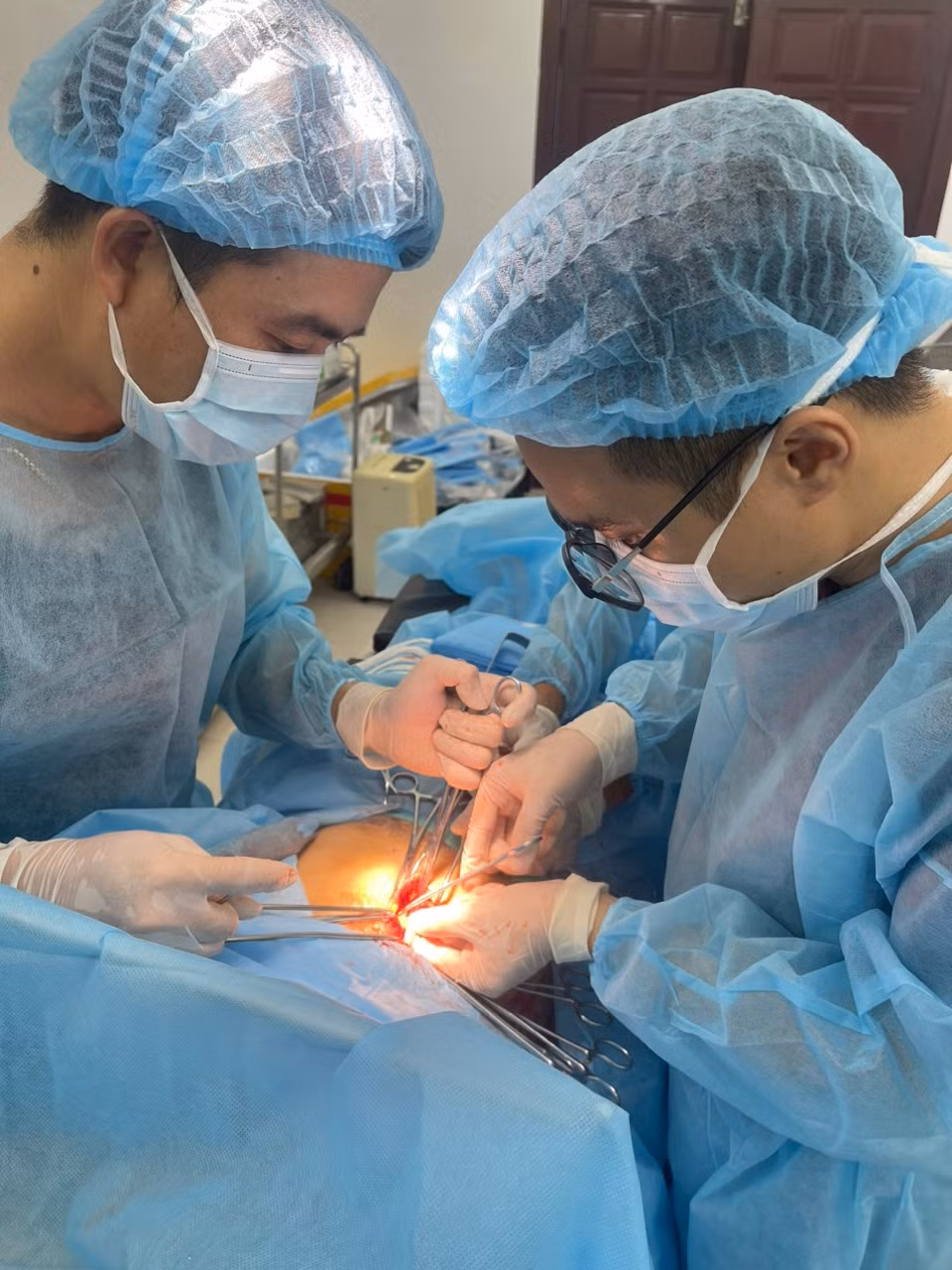 Thuong uy, bac si Dinh Van Truong: Tu hao chien si quan y dao Truong Sa-Hinh-3