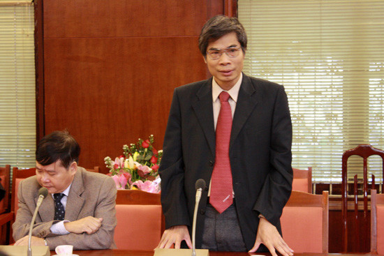 Chu tich VUSTA Phan Xuan Dung: Hoi Vat ly co nhieu dong gop cho khoa hoc nuoc nha-Hinh-3