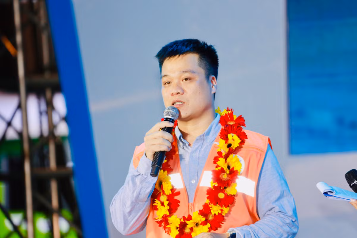 Doi truong FAS Angel Pham Quoc Viet: Tu “danh mat minh” den thuc tinh… cuu nguoi