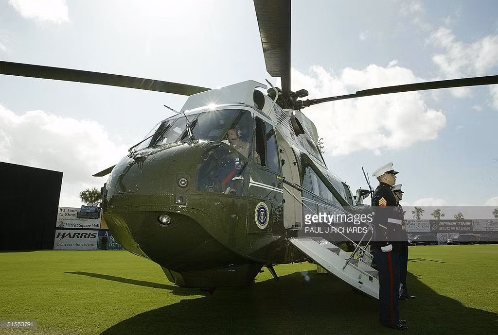 Chữ "V" ở đầu ký hiệu định danh máy bay ám chỉ việc chở nhân vật VIP.