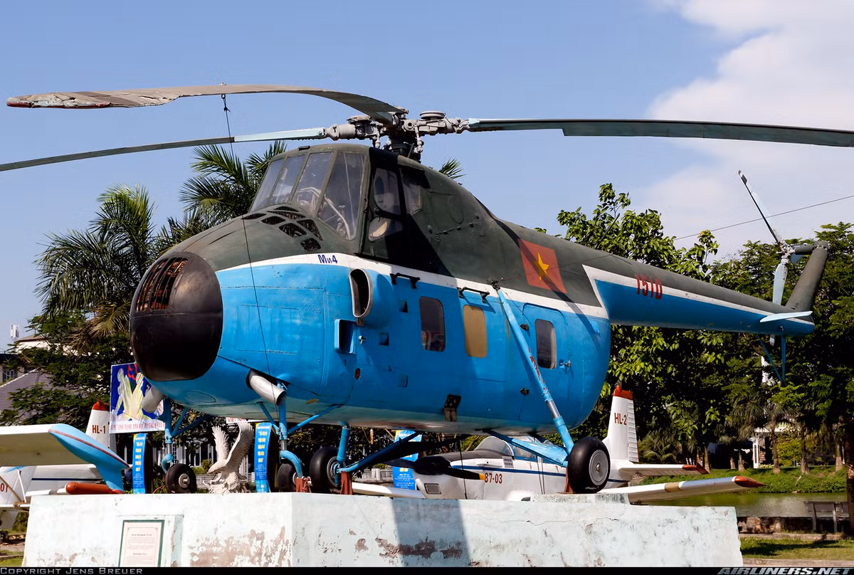 Ảnh chuyên cơ trực thăng Mi-4 phục vụ Bác Hồ vẫn được lưu giữ nguyên vẹn, tình trạng rất tốt tại Bảo tàng Phòng không – Không quân.