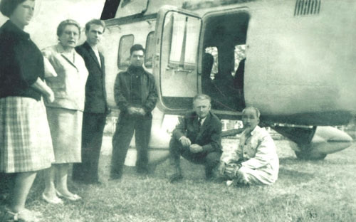 Chiếc Mi-4 này là một trong những tài sản quý giá nhất của Không quân Nhân dân Việt Nam những ngày đầu thành lập. Nó đã được sử dụng để đưa Chủ tịch Hồ Chí Minh đi thăm đồng bào Tây Bắc ngay khi đường bay lên đây mới mở, thăm huyện Móng Cái (Quảng Ninh), thăm nông trường Đông Hiếu (Nghệ An), hợp tác xã Thạch Thành (Thanh Hóa), nhiều chuyến bay đưa Bác đi công tác tại căn cứ địa của Trung ương thuộc địa phận Đá Chông (Ba Vì - Hà Tây), những chuyến bay đưa Bác đi chữa bệnh… từ năm 1959 tới năm 1969.