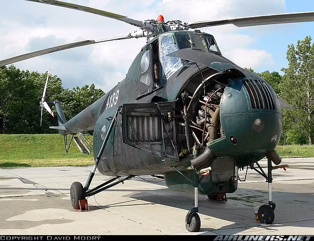 Máy bay trực thăng này trang bị một động cơ kiểu radial Shvetsov ASh-82V cho tốc độ tối đa 185km/h, tầm bay 500km, trần bay 5,5km.