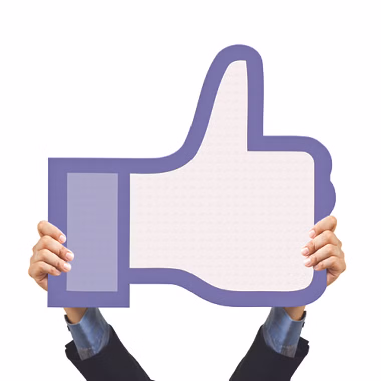 Ngoài ra, nhiều người nhầm tưởng việc chuyển tiếp thư điện tử, chia sẻ link trên mạng xã hội có khả năng đóng góp cho quỹ từ thiện của bệnh nhân ung thư. Trong khi đó, Hiệp hội Ung thư Mỹ cùng các tổ chức từ thiện lớn khẳng định việc chia sẻ, bấm nút “like” ở các bức ảnh, thông tin không có tác dụng quyên tiền cho họ. Chính vì vậy, đừng lãng phí thời gian với những chiêu trò của họ.