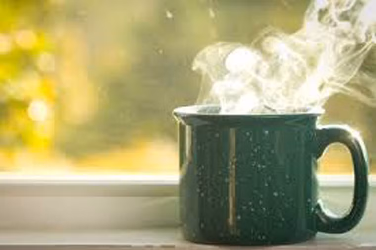 Thực phẩm nóng, chứa chất kích thích. Tiêu thụ thực phẩm nóng làm tăng nguy cơ ung thư dạ dày gấp 4,22 lần. Nguyên nhân bởi hệ tiêu hóa khá yếu, thích hợp để xử lý thực phẩm nhiệt độ vừa phải. Việc thưởng thức đồ ăn nóng với lượng lớn, liên tục trong thời gian dài có thể đốt cháy màng nhầy, gây biến đổi tiêu cực, thậm chí là ung thư.