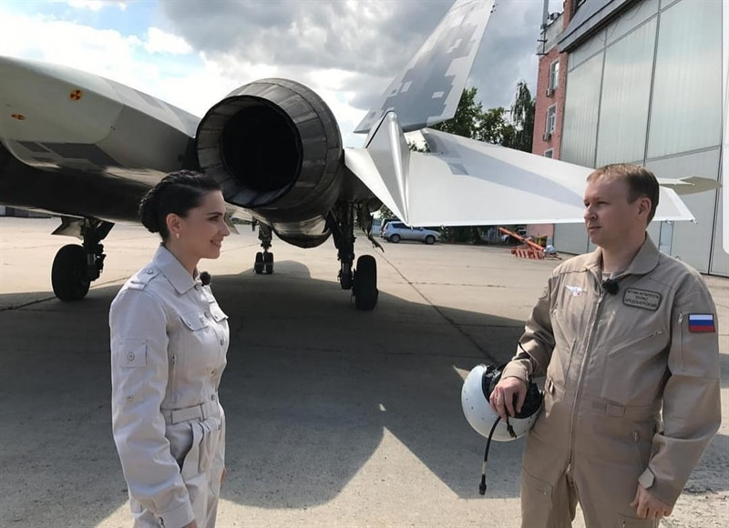 Trước khi lần đầu thử thành công, hệ thống đặc biệt này trên Su-57 thường được biết đến với tên gọi "Hệ thống tích hợp các module hàng không quân sự" – IMA BK hay ePilot với chức năng hỗ trợ phi công trong các nhiệm vụ chiến đấu.