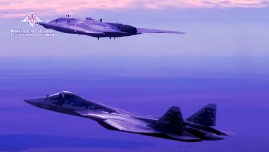"Những khả năng của UCAV Hunter được yêu cầu là có thể và thậm chí phải vượt qua hoàn toàn hàng phòng thủ của kẻ thù. Với những mục đích này, tên lửa siêu thanh trang bị cho nó là hoàn toàn phù hợp".
