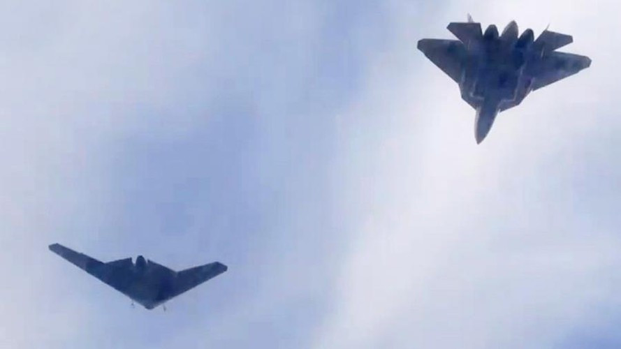 Trong đó không loại trừ khả năng Su-57 chỉ có thể làm cơ sở cho việc phát triển máy bay chiến đấu thế hệ thứ sáu, như trường hợp của Su-35 đóng vai trò là nền tảng cho Su-57.