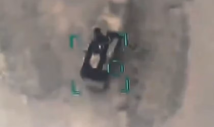 Nhiều nhân chứng xác nhận rằng đoạn video được ghi hình ở phía Đông Nam của sân bay Al-Vatiya, tuy nhiên thời điểm hệ thống Pantsir-S1E bị trúng đạn lại không được ghi nhận.