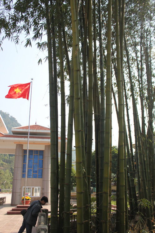 Chuyen chua ke ve khom tre chu quyen o bien gioi Viet - Trung-Hinh-2