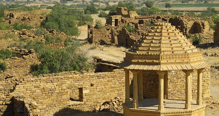 Thế nhưng, sau một đêm, toàn bộ dân làng Kuldhara đột ngột biến mất.