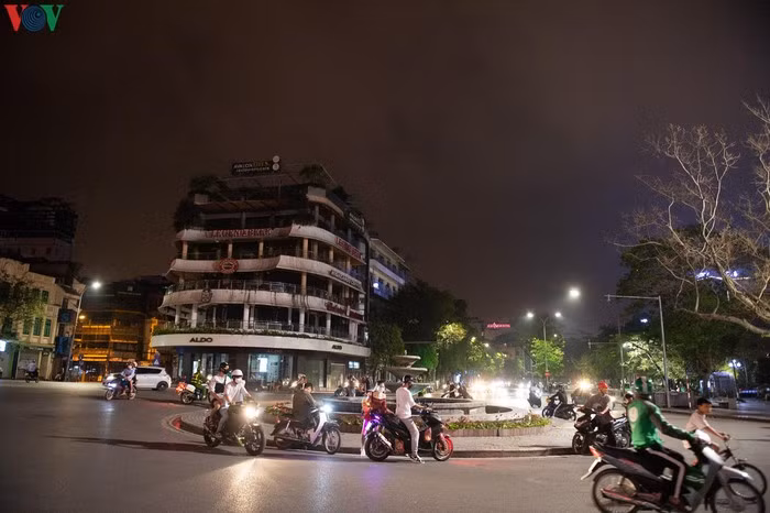 Ngay sau đó, lực lượng cảnh sát trật tự đã có mặt kịp thời để giải tán đám đông.