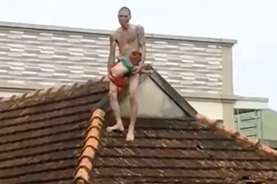 Ngao da giet cha, chem me, coi tran be con tho len noc nha tim vo-Hinh-3