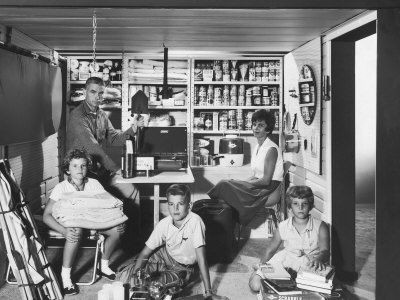 May mắn là thế giới không đối mặt với cuộc chiến tranh hạt nhân nào kể từ Thế chiến 2 kết thúc đến nay. video: Nga: Đàm phán 6 bên sẽ giúp giải quyết vấn đề hạt nhân (nguồn: VTC Now)