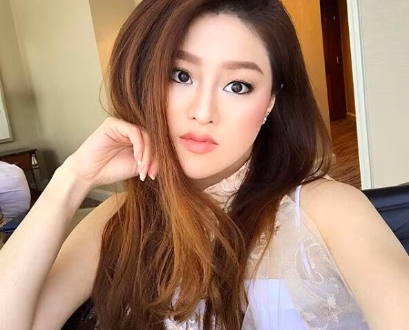 Sau khi tốt nghiệp, Arnada bắt tay vào gây dựng sự nghiệp. Cô là người sáng lập kiêm Giám đốc của công ty thời trang No Faux Official PTE LTD, đồng thời là người sáng lập thương hiệu cafe nổi tiếng Luwak Coffee Global của Singapore.