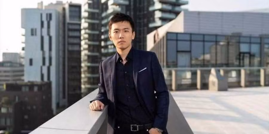 Thế nhưng, không vì vậy mà Steven Zhang chểnh mảng việc học hành. Rich kid này được biết đến là người thông minh, học giỏi. Steven Zhang từng học ở trường Ngoại ngữ Nam Kinh (Trung Quốc) trước khi sang Mỹ theo học tại Học viện Mercersburg vào năm 15 tuổi.