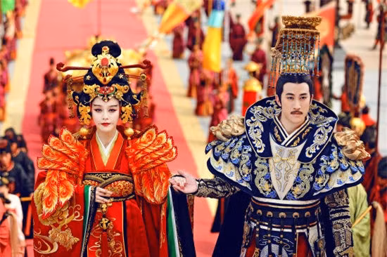 Tham an phi tan gian diu thai giam khien Tu Cam Thanh chim trong ''bien mau''