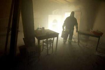 Dù cảnh sát địa phương tiến hành điều tra nhưng không thể giải thích được lý do những đồ vật trong nhà đột nhiên bốc cháy.