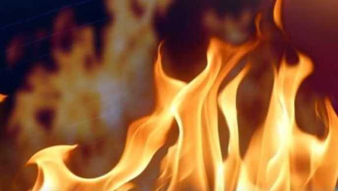 Kế đến, người hành hình châm lửa đốt củi phía dưới. Khi ấy, tử tù sẽ dần nóng lên cùng với chiếc vạc dầu. Quá trình này diễn ra trong thời gian khá dài khiến phạm nhân bị tra tấn cả về thể xác và tâm lý.