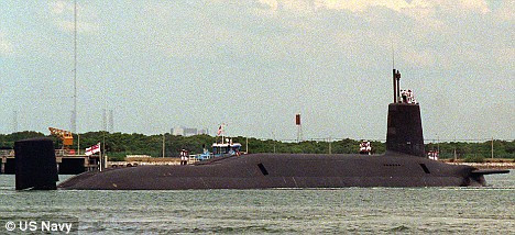 Thế nhưng, nhiều người không khỏi tò mò tại sao 2 tàu ngầm hiện đại của Anh và Pháp có thể xảy ra va chạm dù được trang bị nhiều thiết bị hiện đại giúp phát hiện, định vị các tàu khác.