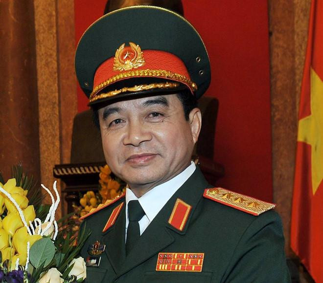 Thuong tuong Vo Van Tuan va chuyen bay Su-22M4 dau tien ra Truong Sa