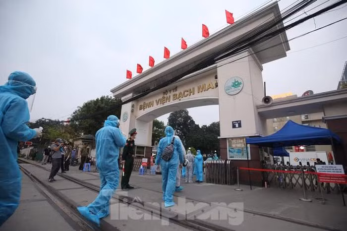 Thống kê cho thấy, trong 10 ngày vừa qua, có 14.000 người trên địa bàn Hà Nội đến khám ngoại trú ở Bệnh viện Bạch Mai