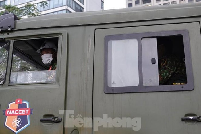 Các xe đặc chủng đã lên đường, hướng đến Bệnh viện Bạch Mai