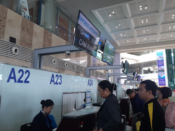 Bat buoc khai bao y te voi khach bay noi dia, di xe khach, tau hoa de phong Covid-19 tu 21/03