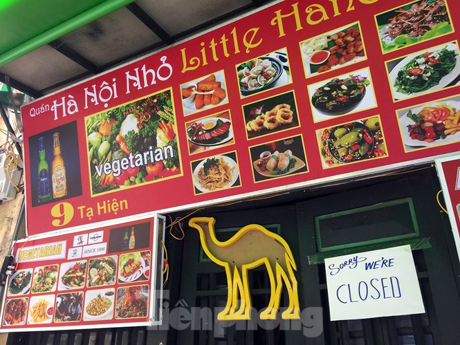 Nhiều quán ăn, nhà hàng, quán bar, pub trên phố tây đóng cửa.