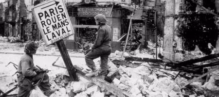 Thế nhưng, lãnh đạo phe Đồng minh không tin rằng trùm phát xít Hitler sẽ tấn công Pháp nên không có sự chuẩn bị lực lượng đầy đủ cho sự kiện này.