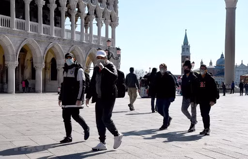 Covid-19: Giai ma dan Tay khong deo khau trang, thich “ho mieng, mui“