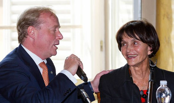 Công chúa Teresa không kết hôn và bà không có người con nào. Mời độc giả xem video: TPHCM: Phong tỏa 2 chung cư có ca mắc Covid-19. Nguồn: VTC Now.