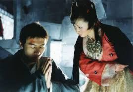 Thế nhưng, võ công do Thiên Sơn Đồng Lão sáng tạo ra có nhược điểm là trong thời gian tiến hành cải lão thì người luyện võ sẽ mất hết công lực. Đặc biệt, hàng ngày phải uống máu tươi.