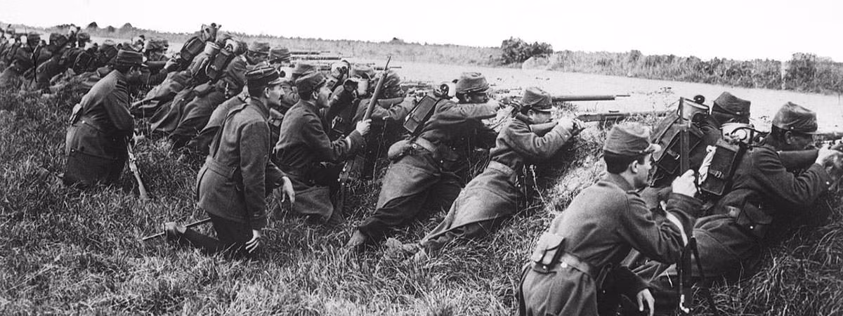 Trước đó, Chiến tranh thế giới 1 cũng trở thành cuộc chiến có con số thương vong lớn. Theo ước tính, từ năm 1914 - 1918, cuộc chiến này đã cướp đi sinh mạng của khoảng 18 triệu người. Trong số này, 11 triệu binh sĩ và số còn lại là dân thường.