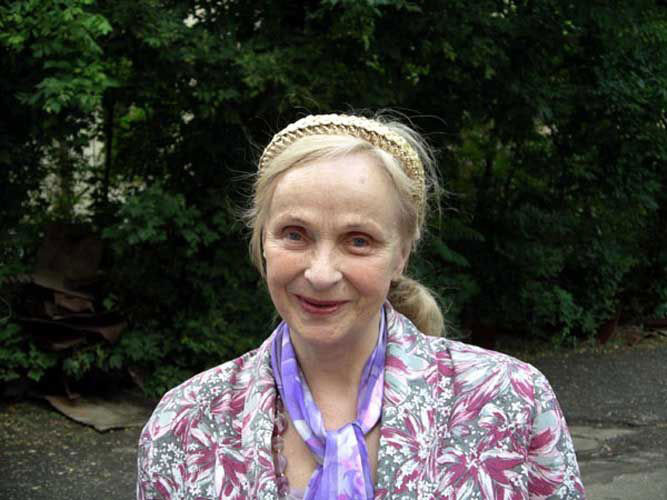 Để làm được điều đó, bà Baranova giảm bớt lượng thức ăn trong mỗi bữa. Theo đó, bà từng bước ăn ít dần thịt, cá và các loại thực phẩm khác.