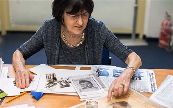 Gia đình của Hessy cũng sợ mọi người phát hiện bí mật đó nên không dám cho cô bé ra ngoài sau khi hình ảnh của em xuất hiện khắp mọi nơi.