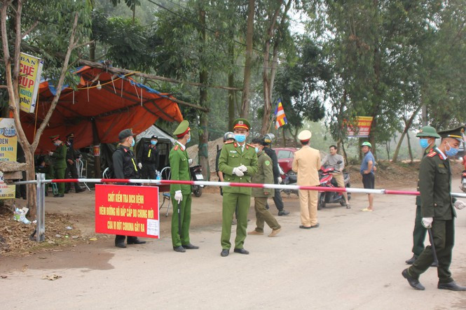 Thu tuong gui thu khen ngoi luc luong Quan doi, Cong an trong phong chong dich COVID-19-Hinh-2