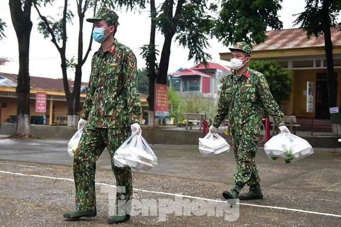 Thu tuong gui thu khen ngoi luc luong Quan doi, Cong an trong phong chong dich COVID-19
