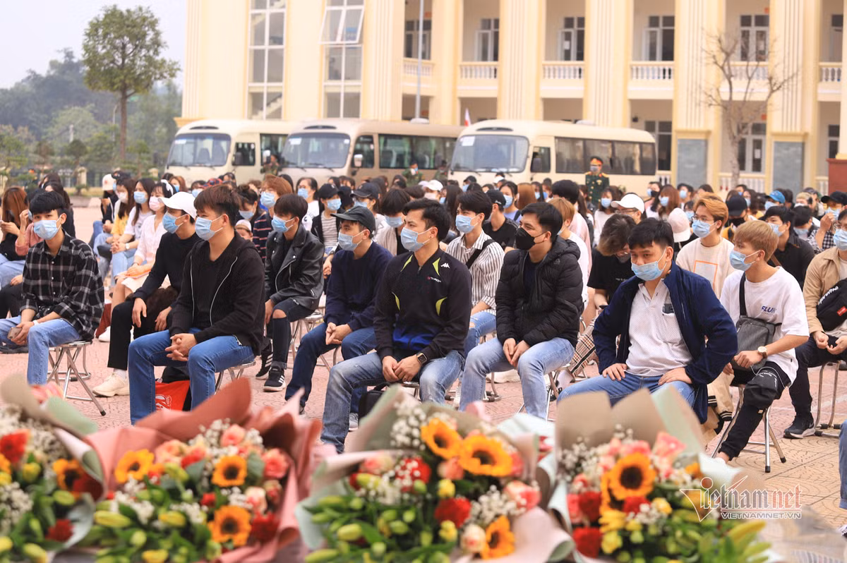 Quyen luyen chia tay khu cach ly 'com ngon, thoai mai nho mai khong quen'-Hinh-2