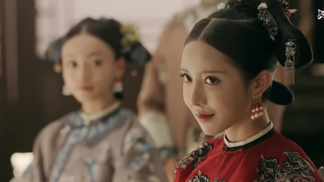 Theo đó, người dân sống vào thời phong kiến thường đem cho 1 đứa trẻ để gia đình khác nuôi dưỡng và giữ lại một người con để nuôi nấng.