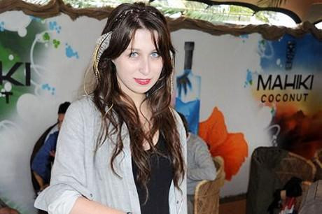 Tuy nhiên, chuyện tình của Anna không có kết thúc có hậu khi cô và Lazarev chia tay trước khi tổ chức đám cưới.