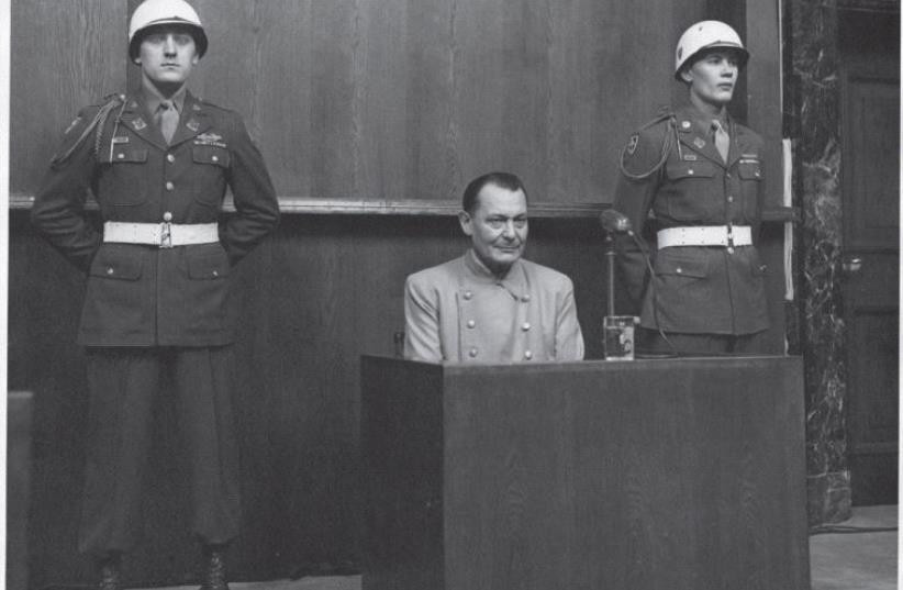 Xet xu va hanh quyet nhung trum Duc Quoc xa dien ra the nao?