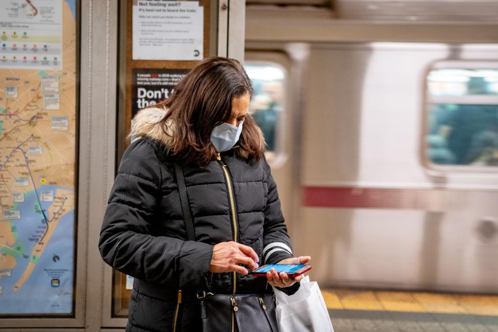 Hiện Mỹ là tâm dịch Covid-19 lớn thứ ba trên thế giới (sau Trung Quốc, Italy). Tính đến 7h sáng ngày 24/3, Mỹ ghi nhận 44.119 trường hợp nhiễm Covid-19 và 545 người tử vong.