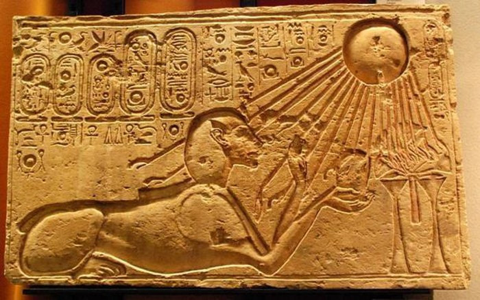 Pharaoh Akhenaten ngồi trên ngai vàng 17 năm từ năm 1.353 trước Công nguyên đến khi qua đời vào năm 1.370 trước Công nguyên.